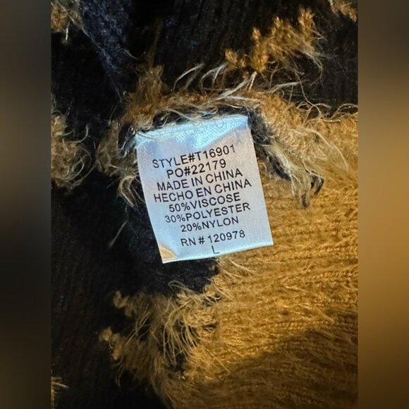 Entro NWT Leopard Print Fuzzy Sweater Twist Front Black Brown Statement Cozy L - Picture 7 of 7